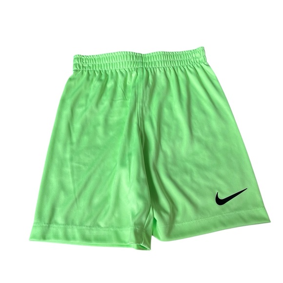 Nike Kids Gray and Neon Green T-Shirt and Shorts Set Boys Size 6 New - Picture 2 of 3